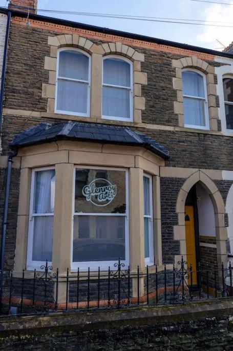 Glenroy Arts Gallery Meets Living Space Cardiff Exteriör bild