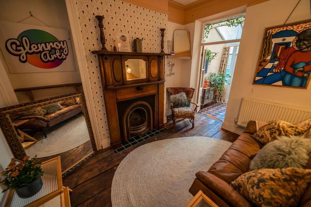 Glenroy Arts Gallery Meets Living Space Cardiff Exteriör bild